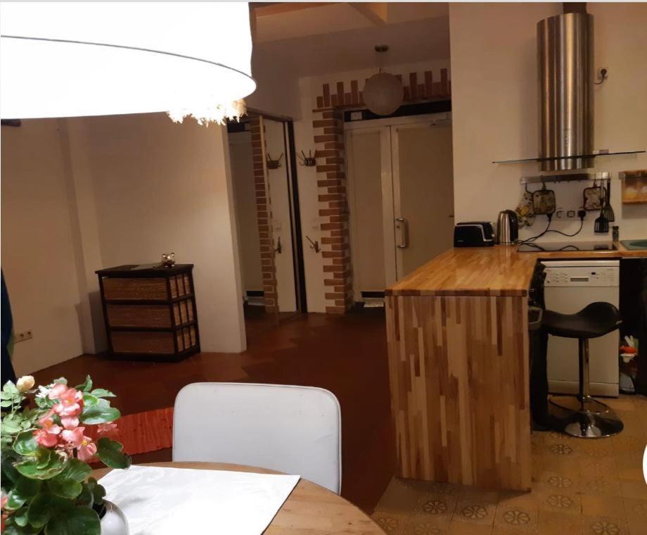 2 Story Studio Apartment Free Parking Included Рига Экстерьер фото